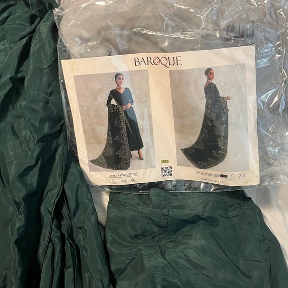 Baroque dress - Picture 3 of 3